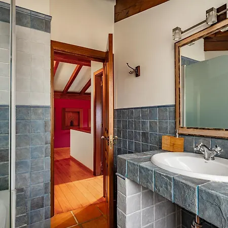 La Quintana De Somao, Casa De Arriba